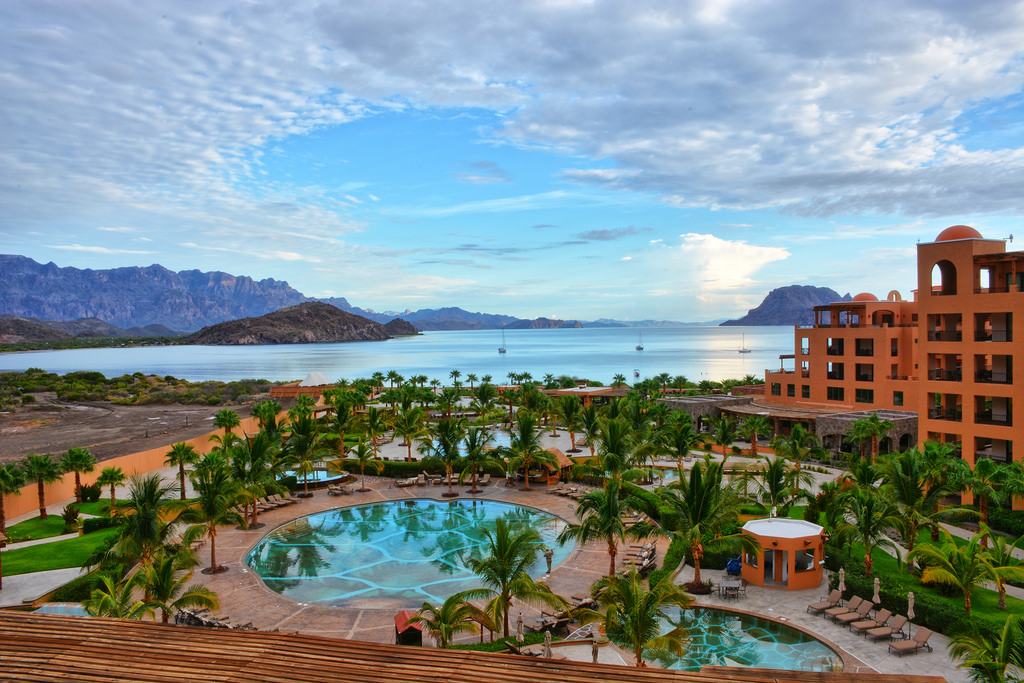 Why Should You Choose Beach Living in the Villas of Vista del Norte?